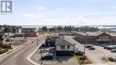 64 FRONT STREET N Orillia Ontario photo 3