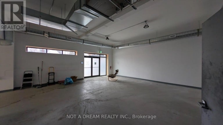 64 FRONT STREET N, Orillia, Ontario, L3V4R8