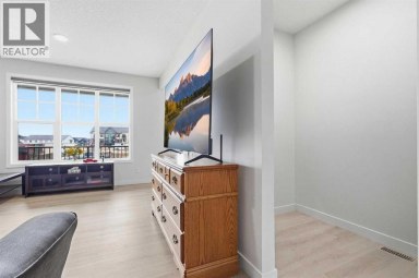 1612 Rangeview Drive SE Calgary Alberta photo 4