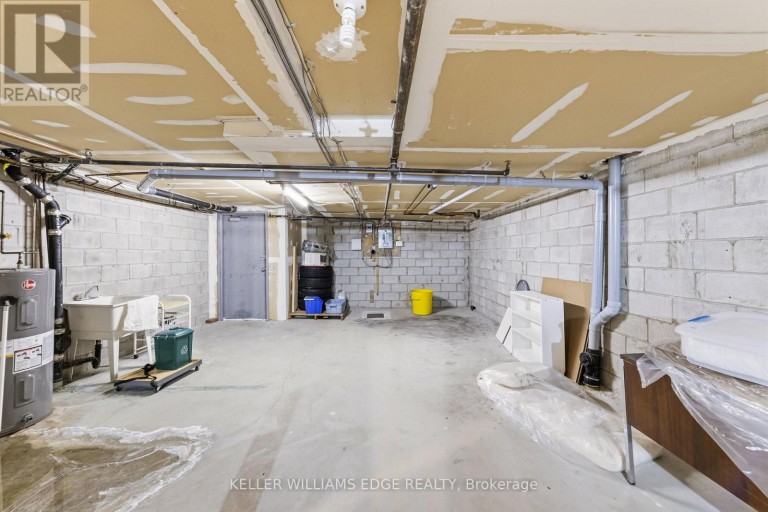 4136 DUNDAS STREET W, Toronto (Edenbridge-Humber Valley), Ontario, M8X1X3