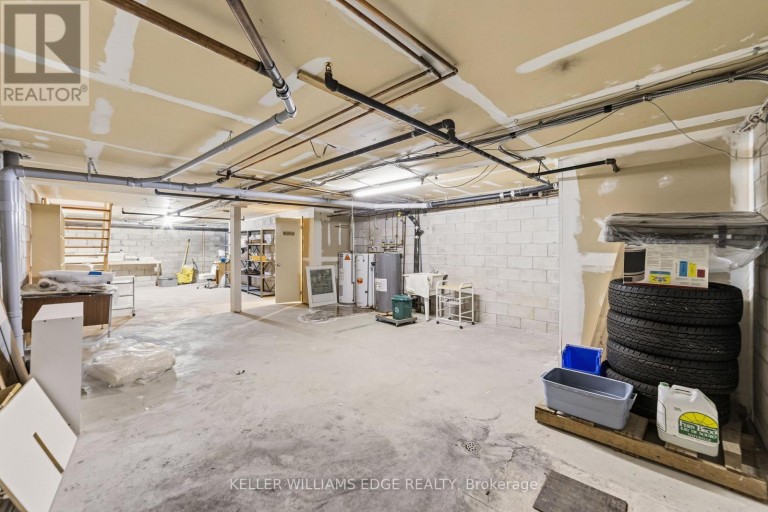 4136 DUNDAS STREET W, Toronto (Edenbridge-Humber Valley), Ontario, M8X1X3