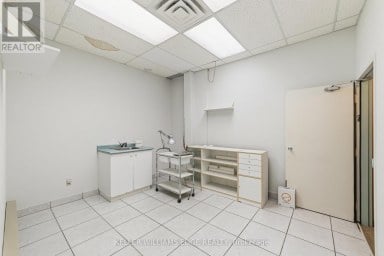 4136 DUNDAS STREET W Toronto (Edenbridge-Humber Valley) Ontario photo 5