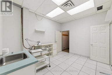 4136 DUNDAS STREET W Toronto (Edenbridge-Humber Valley) Ontario photo 6