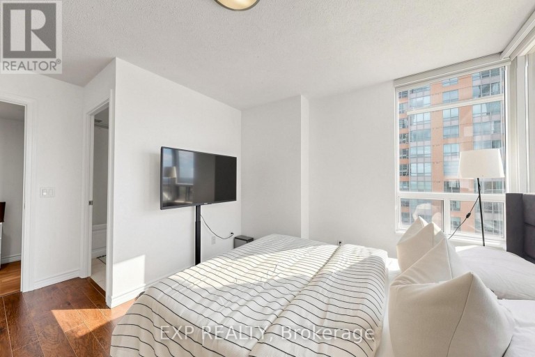 #1428 - 5233 DUNDAS STREET W, Toronto (Islington-City Centre West), Ontario, M9B6M1