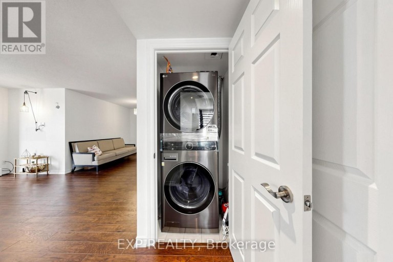 #1428 - 5233 DUNDAS STREET W, Toronto (Islington-City Centre West), Ontario, M9B6M1