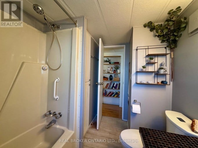 243 - 580 BEAVER CREEK ROAD, Waterloo, Ontario, N2J3Z4