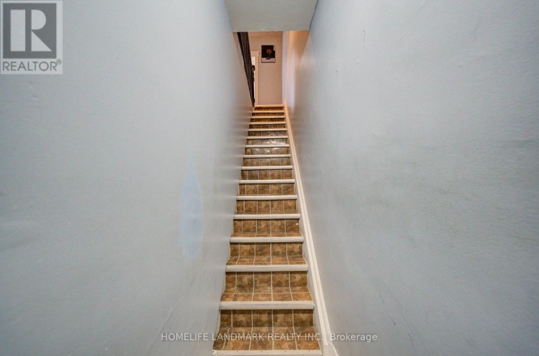 2ND FL - 19 ARMSTRONG AVENUE, Toronto (Dovercourt-Wallace Emerson-Junction), Ontario, M6H1V9