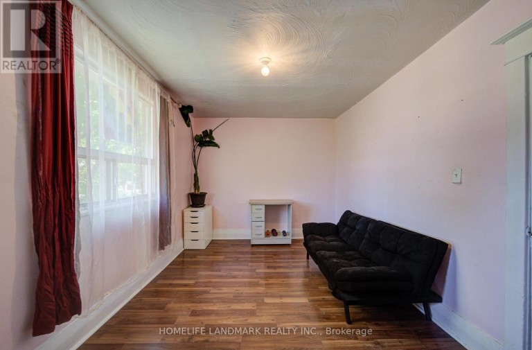 2ND FL - 19 ARMSTRONG AVENUE, Toronto (Dovercourt-Wallace Emerson-Junction), Ontario, M6H1V9