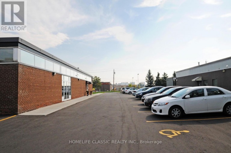 2 - 64 PRINCE ANDREW PLACE, Toronto (Banbury-Don Mills), Ontario, M3C2H4