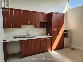 2 - 64 PRINCE ANDREW PLACE Toronto (Banbury-Don Mills) Ontario photo 3