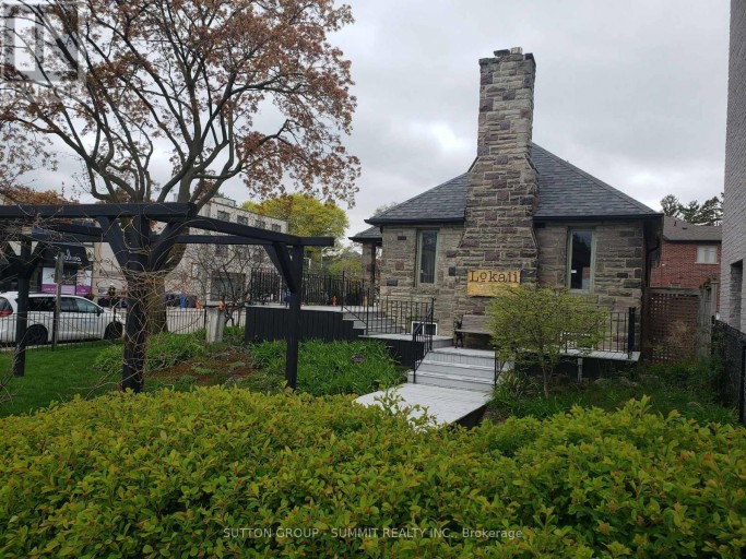 3 BRANT AVENUE, Mississauga (Port Credit), Ontario, L5G3N9