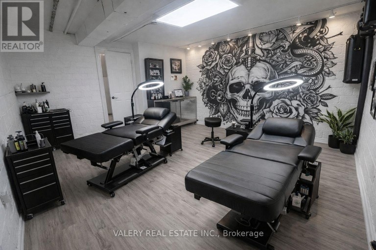 B - 936 PAPE AVENUE, Toronto (Broadview North), Ontario, M4K3V2