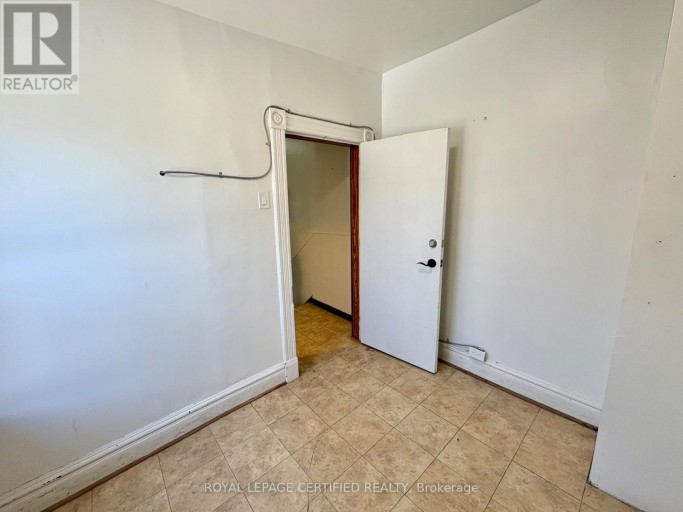 36 MITCHELL AVENUE, Toronto (Niagara), Ontario, M6J1B9