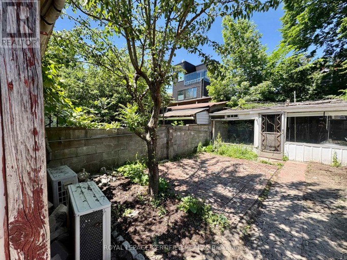 36 MITCHELL AVENUE, Toronto (Niagara), Ontario, M6J1B9