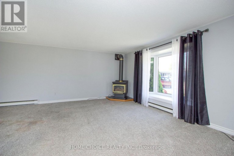 46 FAIRWAY DRIVE, Clarington (Newcastle), Ontario, L1B1B3
