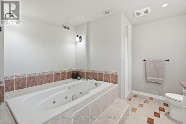 24 JORDAN DRIVE North Huron (East Wawanosh) Ontario photo 32