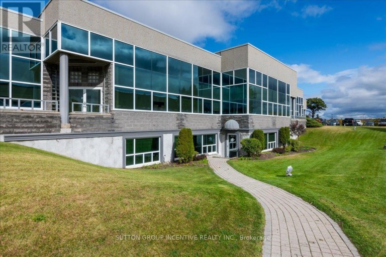 11 - 47 HARLEY COURT, Barrie (400 West), Ontario, L4N8V4