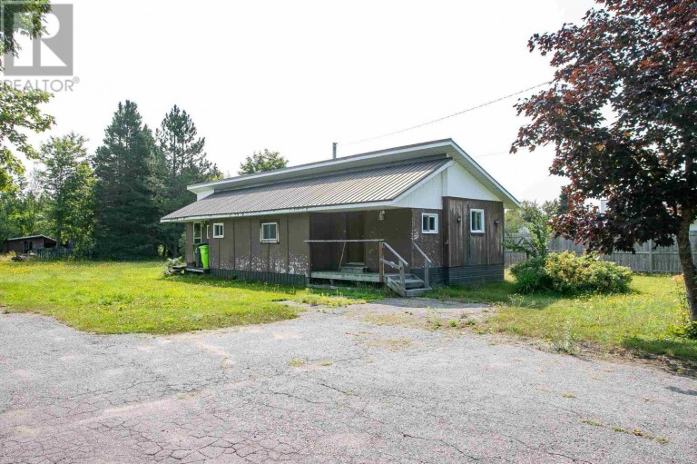 1118 Old Goulais Bay RD, Sault Ste. Marie, Ontario, P6C0A7 (ID SM261088)