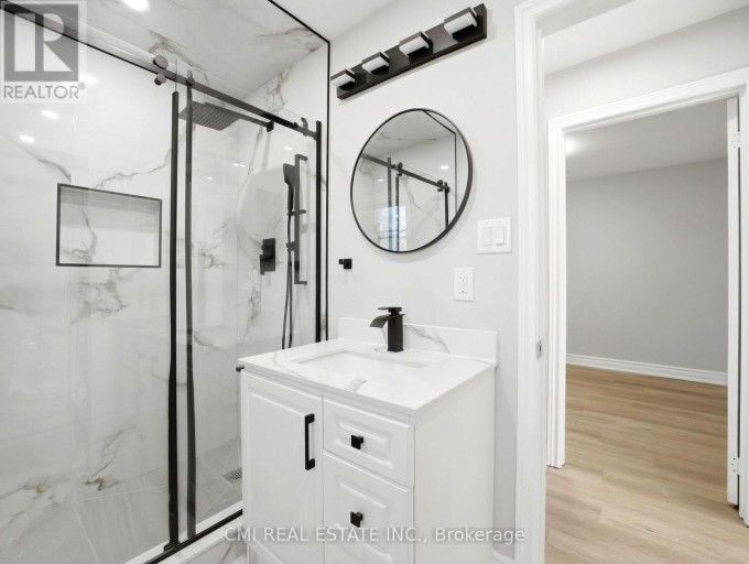 86 ADAIR AVENUE S, Hamilton (Glenview), Ontario, L8K3S5