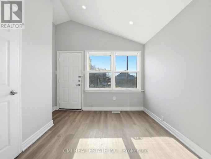 86 ADAIR AVENUE S, Hamilton (Glenview), Ontario, L8K3S5