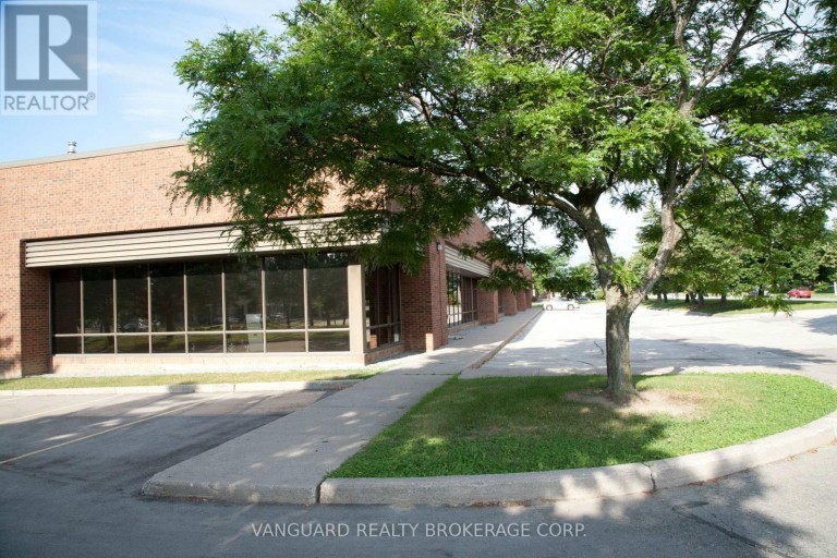 13 AND 14 - 34 FUTURITY GATE, Vaughan (Concord), Ontario, L4K1S6