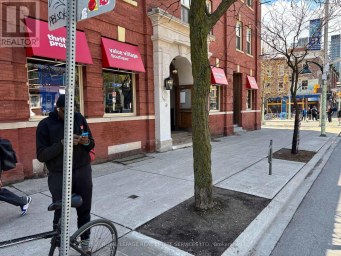 475 BLOOR STREET W Toronto (University) Ontario photo 3