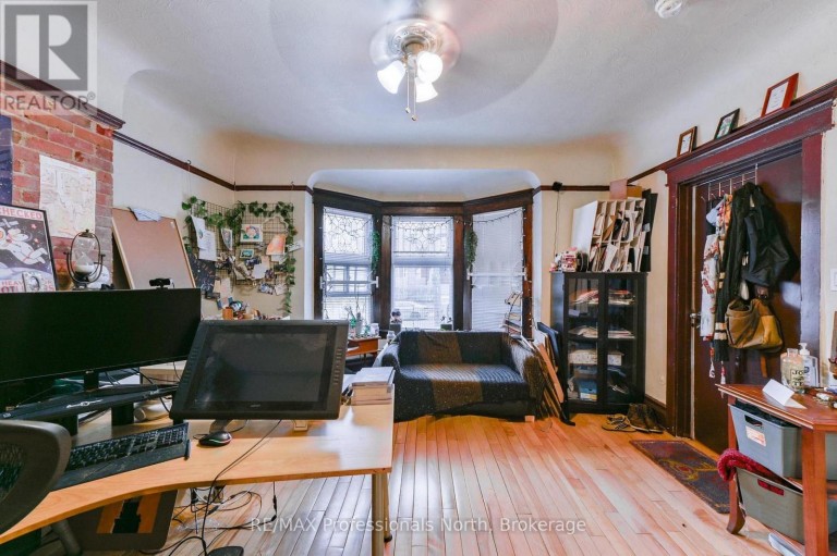 3 MAYNARD AVENUE, Toronto (South Parkdale), Ontario, M6K2Z7