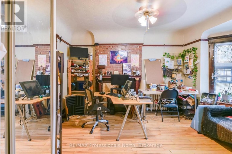 3 MAYNARD AVENUE, Toronto (South Parkdale), Ontario, M6K2Z7