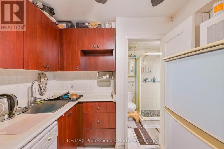 3 MAYNARD AVENUE, Toronto (South Parkdale), Ontario, M6K2Z7