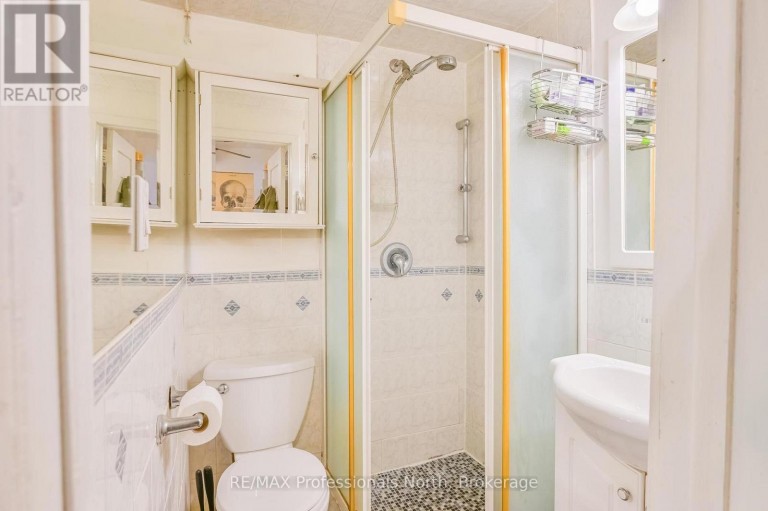 3 MAYNARD AVENUE, Toronto (South Parkdale), Ontario, M6K2Z7