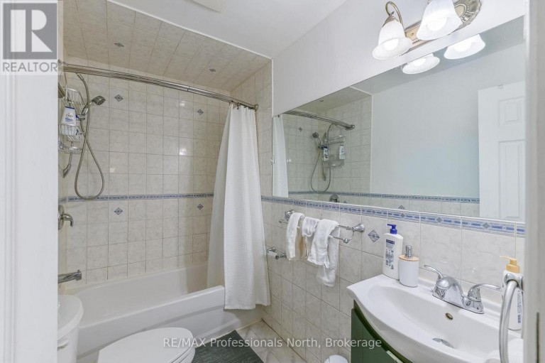 3 MAYNARD AVENUE, Toronto (South Parkdale), Ontario, M6K2Z7