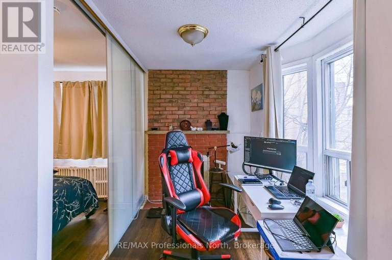 3 MAYNARD AVENUE, Toronto (South Parkdale), Ontario, M6K2Z7