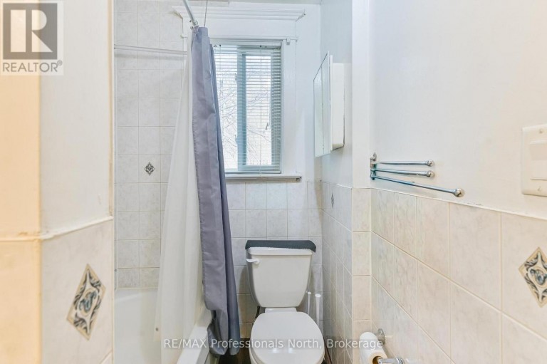 3 MAYNARD AVENUE, Toronto (South Parkdale), Ontario, M6K2Z7