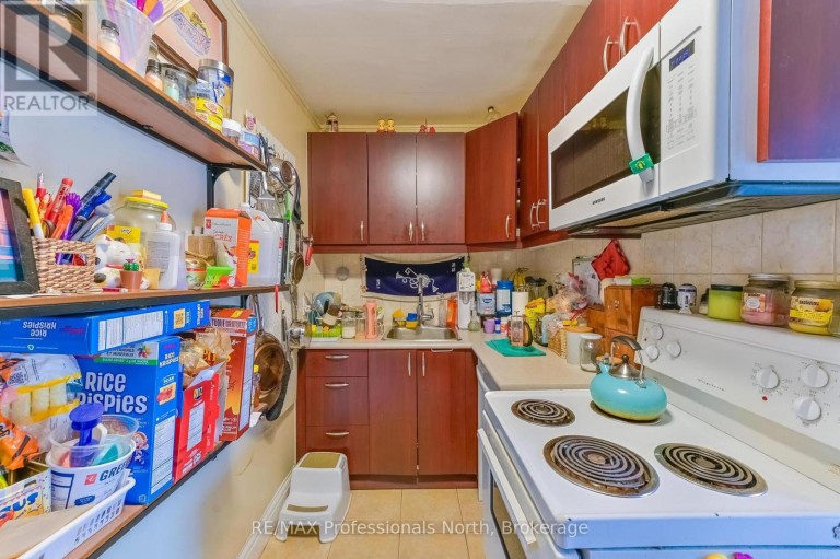 3 MAYNARD AVENUE, Toronto (South Parkdale), Ontario, M6K2Z7