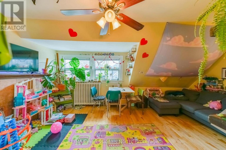 3 MAYNARD AVENUE, Toronto (South Parkdale), Ontario, M6K2Z7