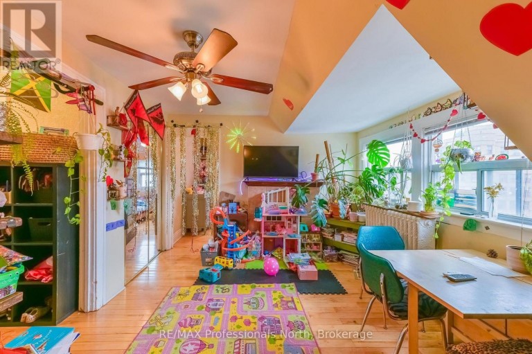 3 MAYNARD AVENUE, Toronto (South Parkdale), Ontario, M6K2Z7