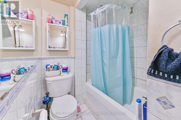 3 MAYNARD AVENUE, Toronto (South Parkdale), Ontario, M6K2Z7