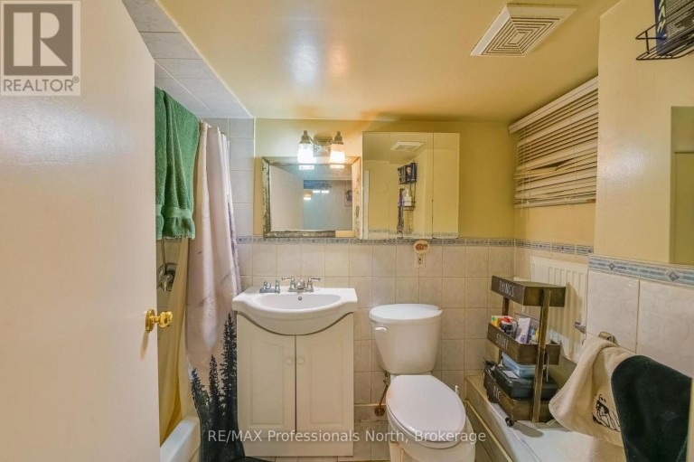 3 MAYNARD AVENUE, Toronto (South Parkdale), Ontario, M6K2Z7