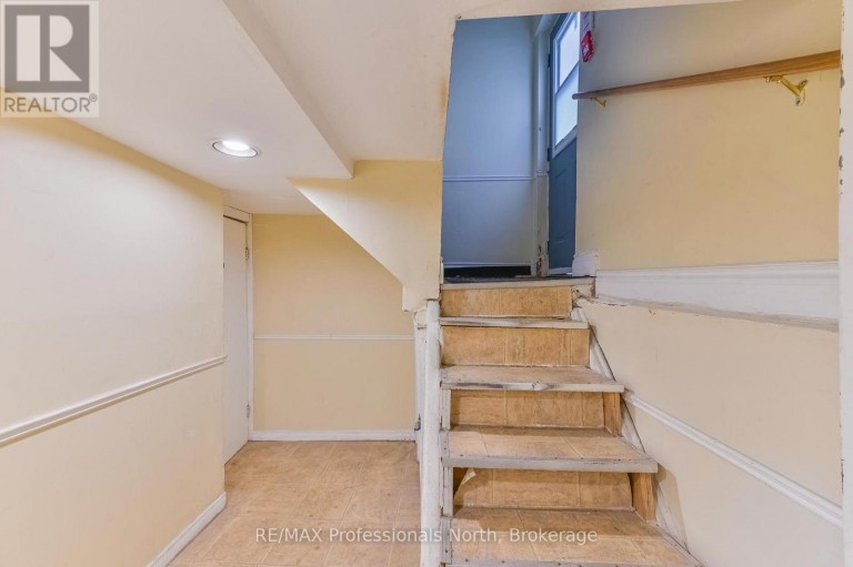 3 MAYNARD AVENUE, Toronto (South Parkdale), Ontario, M6K2Z7