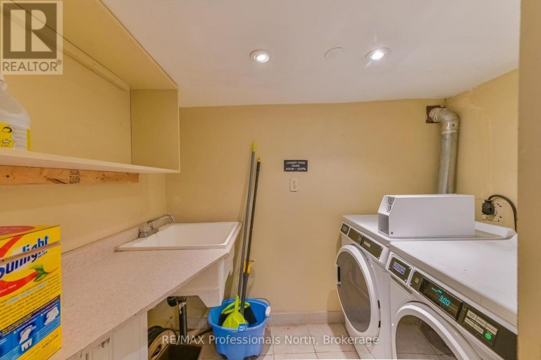 3 MAYNARD AVENUE, Toronto (South Parkdale), Ontario, M6K2Z7