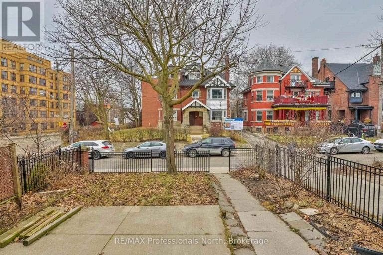 3 MAYNARD AVENUE, Toronto (South Parkdale), Ontario, M6K2Z7