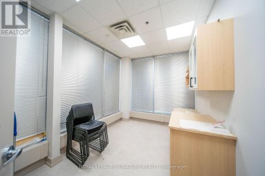 RM1-4 106 - 55 TOWN CENTRE COURT Toronto (Bendale) Ontario photo 4