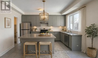 38A UPPER MONCLOVA ROAD Toronto (Downsview-Roding-CFB) Ontario photo 1