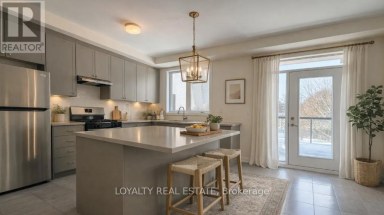 38A UPPER MONCLOVA ROAD Toronto (Downsview-Roding-CFB) Ontario photo 2
