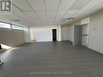 405 & 406 - 2901 LAWRENCE AVENUE E Toronto (Bendale) Ontario photo 3
