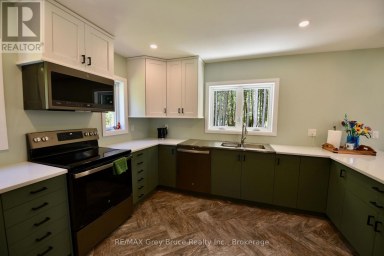 751 PIKE BAY ROAD Northern Bruce Peninsula Ontario photo 17
