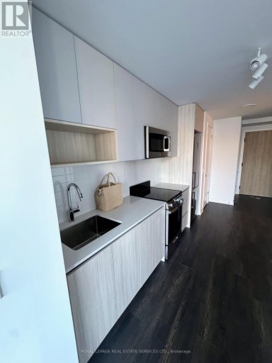 105 - 801 THE QUEENSWAY, Toronto (Stonegate-Queensway), Ontario, M8Z1N4