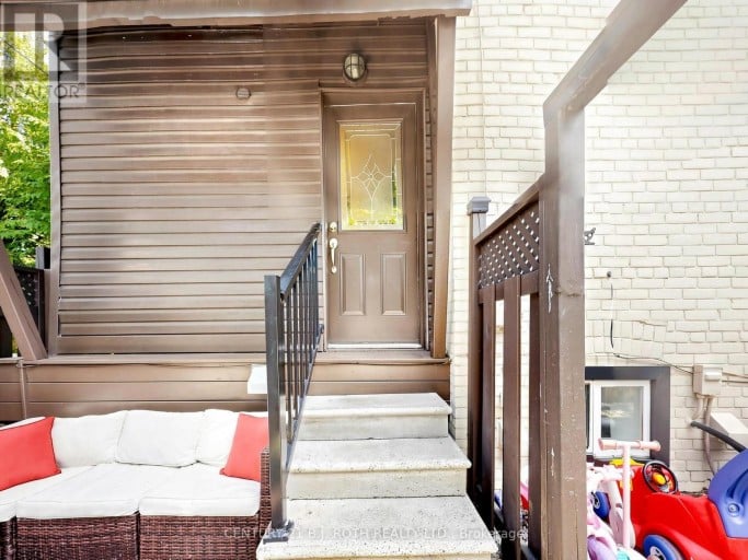 195 WHEELER AVENUE, Toronto (The Beaches), Ontario, M4L3V5