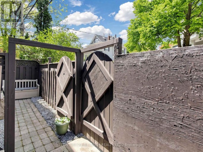 195 WHEELER AVENUE, Toronto (The Beaches), Ontario, M4L3V5