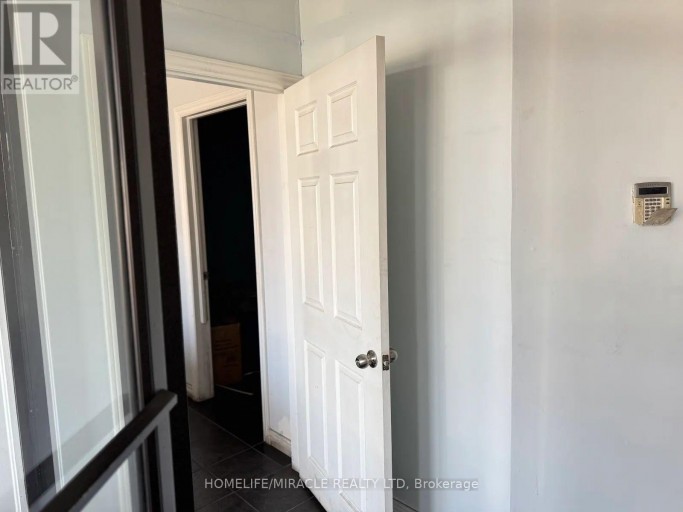 1700 SISMET ROAD, Mississauga (Northeast), Ontario, L4W1R4